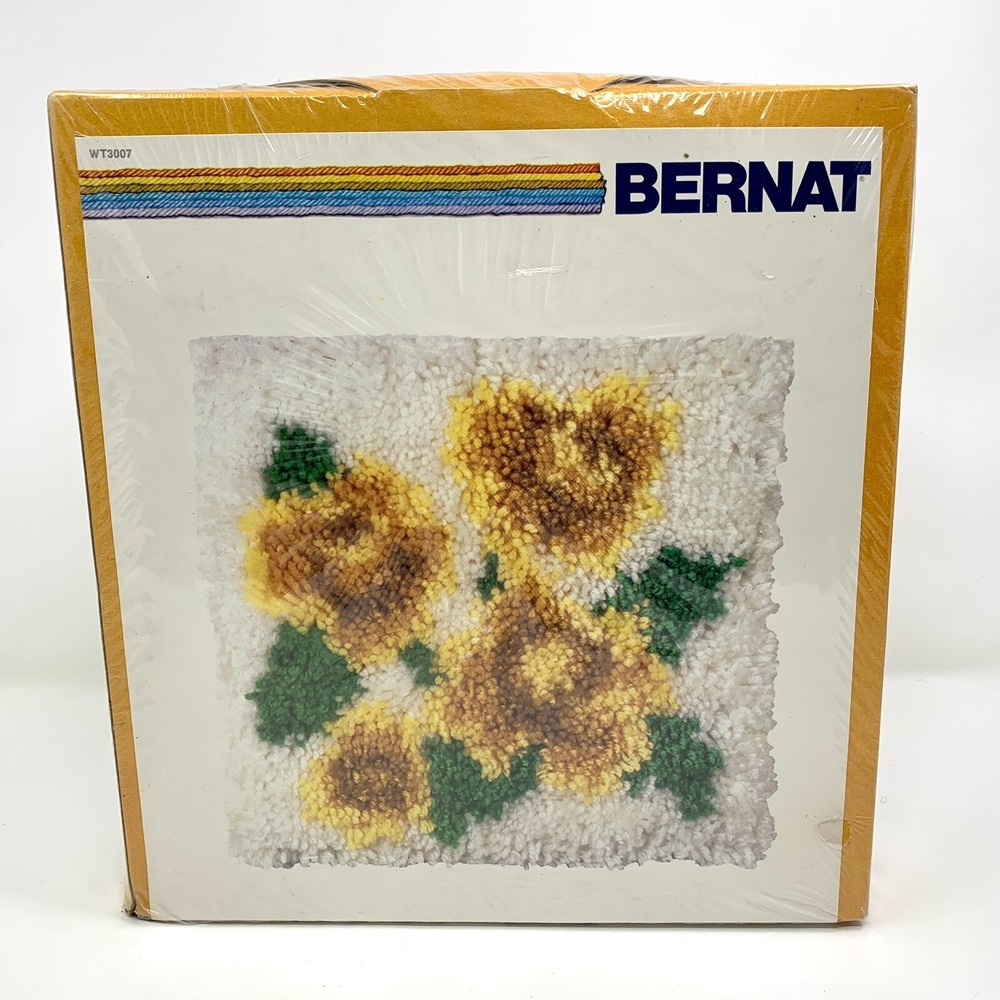 1979 Bernat Rug Art Latch Hook Kit Tea Roses 12" x 12" Hanging BOHO Floral NEW